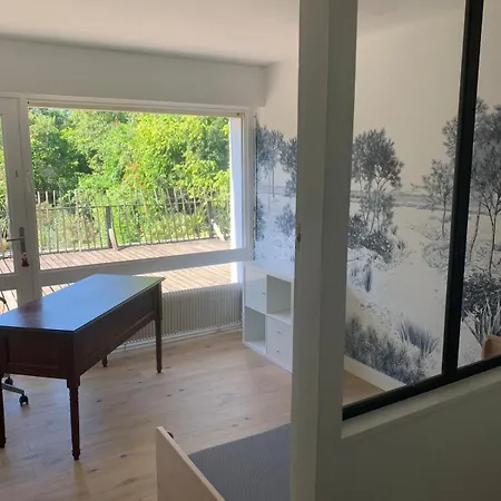 Family In With Large Pool Villa *